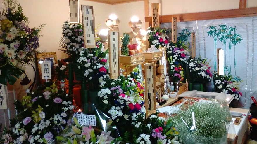 日蓮宗の葬儀　白木祭壇